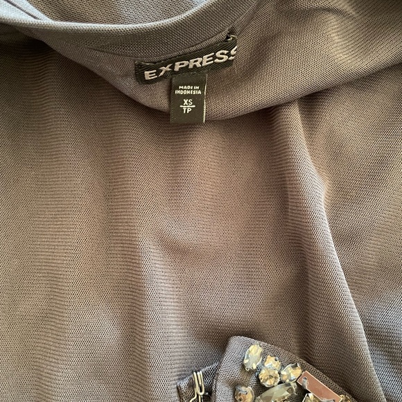 Gray top - Picture 2 of 2